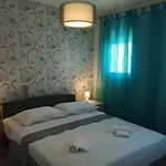 Mala Kuca Ispod Borova Holiday home *