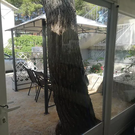 Holiday home Mala Kuca Ispod Borova Primosten