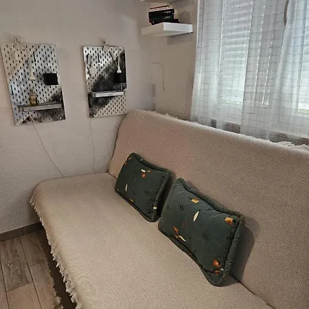 Mala Kuca Ispod Borova Primošten