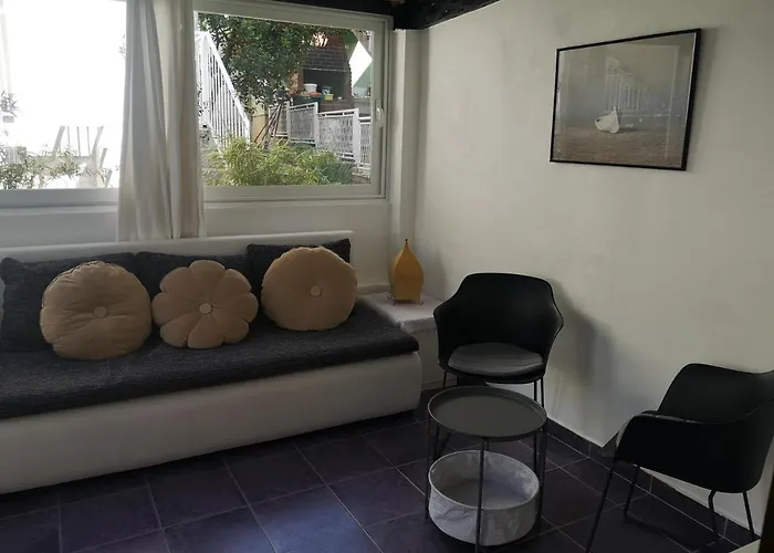 Holiday home Mala Kuca Ispod Borova *