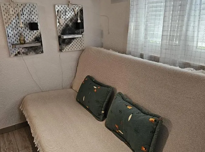 Mala Kuca Ispod Borova Primosten