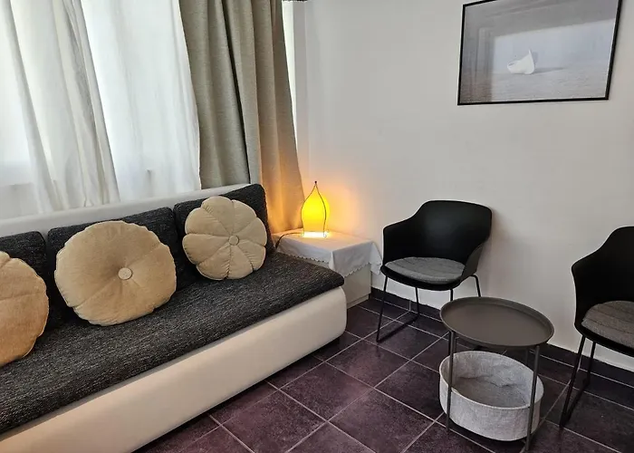 Mala Kuca Ispod Borova プリモシュテン