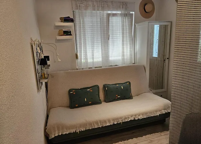 Holiday home Mala Kuca Ispod Borova *